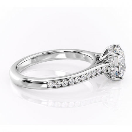 Inel de logodnă Perla din aur Alb 14kt cu moissanite tăietură rotundă – Montură cu canal rafinată pentru profil înalt | Personalizează și configurează gratuit online [1]