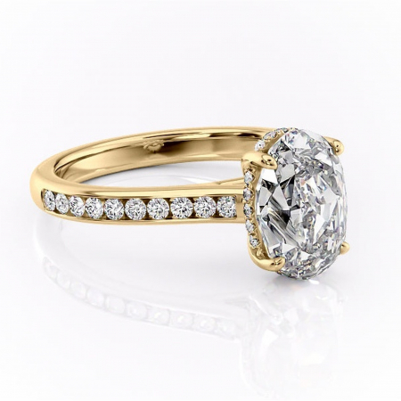 14K - Inel de logodnă Perla din aur Galben 14kt cu moissanite tăietură ovală – Montură cu canal rafinată pentru profil înalt | Personalizează și configurează gratuit online