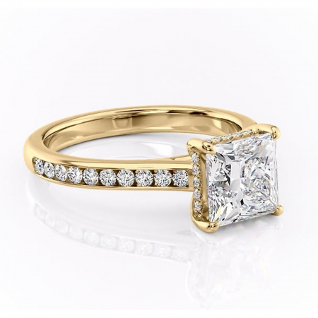 14K - Inel de logodnă Perla din aur Galben 14kt cu moissanite tăietură princess – Montură cu canal rafinată pentru profil înalt | Personalizează și configurează gratuit online