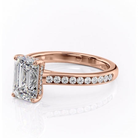 Inel de logodnă Perla din aur Rose 14kt cu moissanite tăietură smarald – Montură cu canal rafinată pentru profil înalt | Personalizează și configurează gratuit online [6]