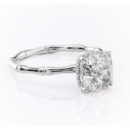 Pernă - Inel de logodnă Poppy din aur Alb 14kt cu moissanite tăietură pernă – Solitar rafinată pentru profil înalt | Personalizează și configurează gratuit online