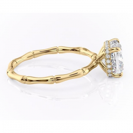 Inel de logodnă Poppy din aur Galben 14kt cu moissanite tăietură pernă – Solitar rafinată pentru profil înalt | Personalizează și configurează gratuit online [1]