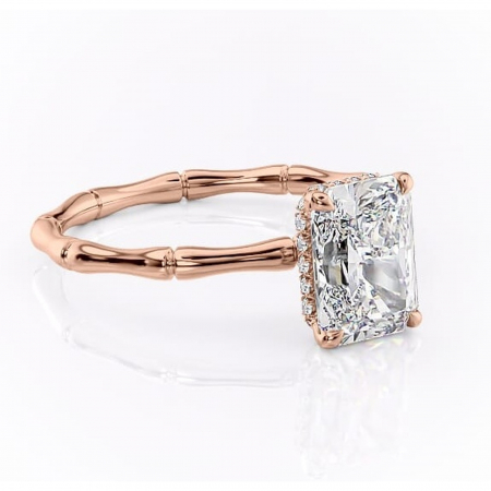 Aur roz - Inel de logodnă Poppy din aur Rose 18kt cu moissanite tăietură radiantă – Solitar rafinată pentru profil înalt | Personalizează și configurează gratuit online