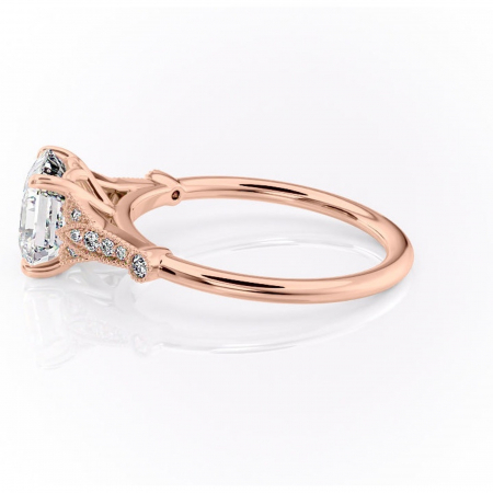 Inel de logodnă Quartzelle din aur Rose 14kt cu moissanite tăietură asscher – Pietre laterale rafinată pentru profil înalt | Personalizează și configurează gratuit online [5]