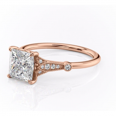 Inel de logodnă Quartzelle din aur Rose 18kt cu moissanite tăietură princess – Pietre laterale rafinată pentru profil înalt | Personalizează și configurează gratuit online [6]