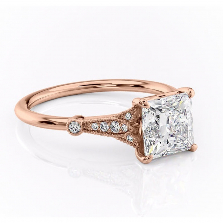 Princess - Inel de logodnă Quartzelle din aur Rose 18kt cu moissanite tăietură princess – Pietre laterale rafinată pentru profil înalt | Personalizează și configurează gratuit online