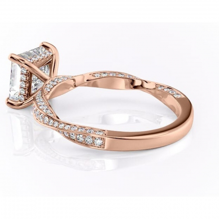 Inel de logodnă Rhea din aur Rose 14kt cu moissanite tăietură princess – Montură pavé rafinată pentru profil înalt | Personalizează și configurează gratuit online [4]