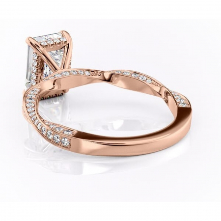 Inel de logodnă Rhea din aur Rose 18kt cu moissanite tăietură smarald – Montură pavé rafinată pentru profil înalt | Personalizează și configurează gratuit online [3]