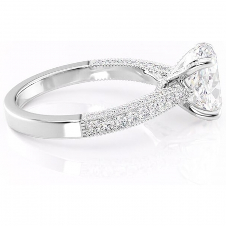 Inel de logodnă Romy din aur Alb 18kt cu moissanite tăietură ovală – Montură pavé rafinată pentru profil înalt | Personalizează și configurează gratuit online [1]