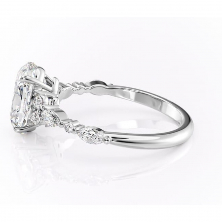 Inel de logodnă Rosamund din aur Alb 14kt cu moissanite tăietură ovală – Pietre laterale rafinată pentru profil mediu | Personalizează și configurează gratuit online [5]