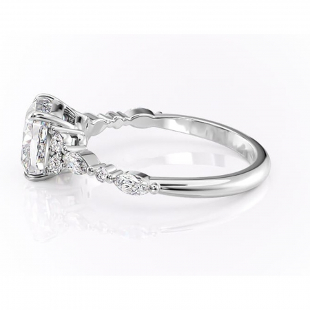 Inel de logodnă Rosamund din aur Alb 14kt cu moissanite tăietură pernă – Pietre laterale rafinată pentru profil mediu | Personalizează și configurează gratuit online [5]