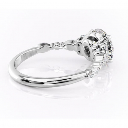 Inel de logodnă Rosamund din aur Alb 14kt cu moissanite tăietură rotundă – Pietre laterale rafinată pentru profil mediu | Personalizează și configurează gratuit online [2]