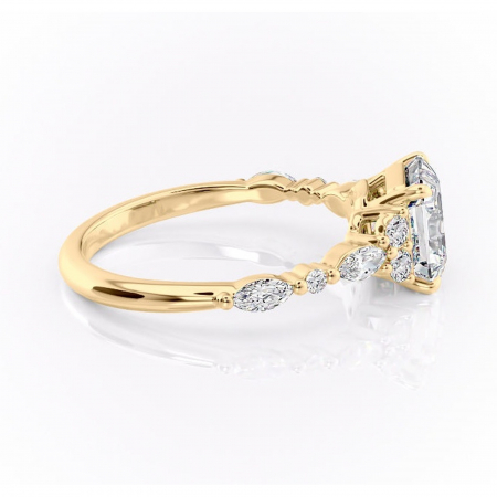 Inel de logodnă Rosamund din aur Galben 18kt cu moissanite tăietură asscher – Pietre laterale rafinată pentru profil mediu | Personalizează și configurează gratuit online [1]