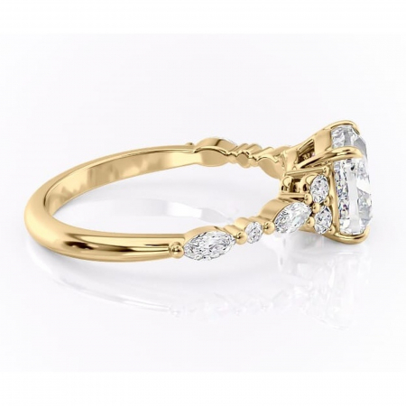 Inel de logodnă Rosamund din aur Galben 14kt cu moissanite tăietură pernă – Pietre laterale rafinată pentru profil mediu | Personalizează și configurează gratuit online [1]