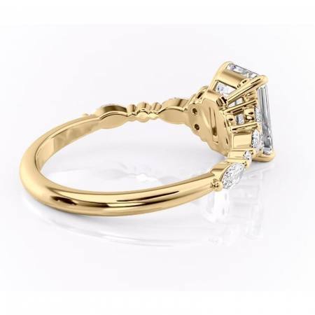 Inel de logodnă Rosamund din aur Galben 18kt cu moissanite tăietură smarald – Pietre laterale rafinată pentru profil mediu | Personalizează și configurează gratuit online [2]