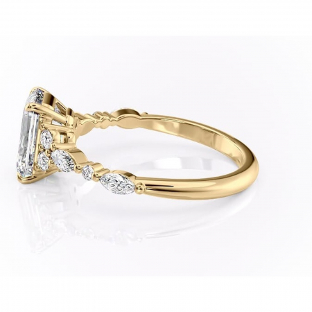 Inel de logodnă Rosamund din aur Galben 18kt cu moissanite tăietură smarald – Pietre laterale rafinată pentru profil mediu | Personalizează și configurează gratuit online [5]