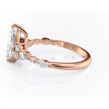 Inel de logodnă Rosamund din aur Rose 18kt cu moissanite tăietură pară – Pietre laterale rafinată pentru profil mediu | Personalizează și configurează gratuit online [5]
