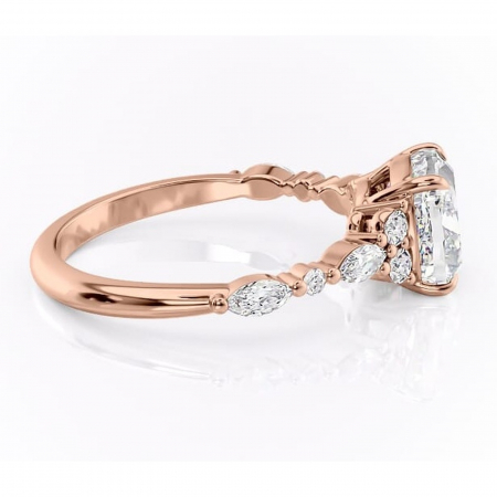 Inel de logodnă Rosamund din aur Rose 18kt cu moissanite tăietură pernă – Pietre laterale rafinată pentru profil mediu | Personalizează și configurează gratuit online [1]