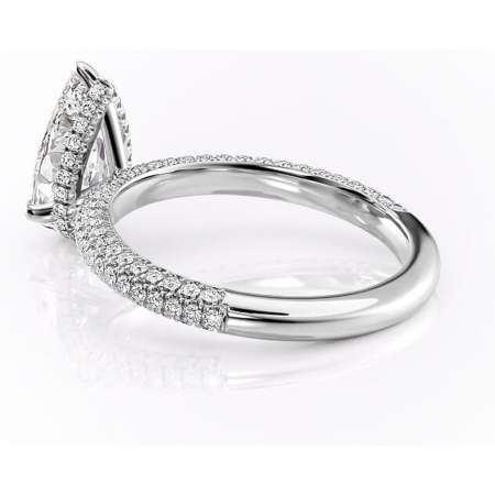 Inel de logodnă Rosewyn din aur Alb 18kt cu moissanite tăietură pară – Montură pavé rafinată pentru profil înalt | Personalizează și configurează gratuit online [4]
