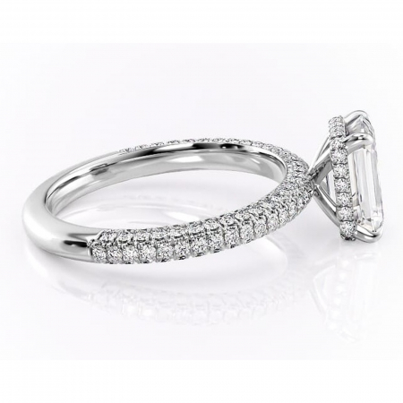 Inel de logodnă Rosewyn din aur Alb 14kt cu moissanite tăietură smarald – Montură pavé rafinată pentru profil înalt | Personalizează și configurează gratuit online [1]