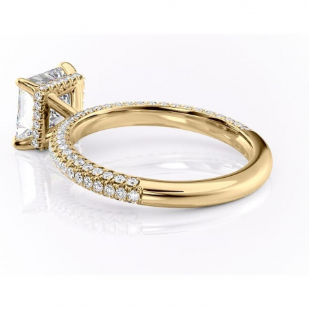 Inel de logodnă Rosewyn din aur Galben 14kt cu moissanite tăietură princess – Montură pavé rafinată pentru profil înalt | Personalizează și configurează gratuit online [4]
