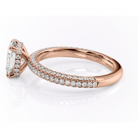 Inel de logodnă Rosewyn din aur Rose 14kt cu moissanite tăietură pernă – Montură pavé rafinată pentru profil înalt | Personalizează și configurează gratuit online [5]
