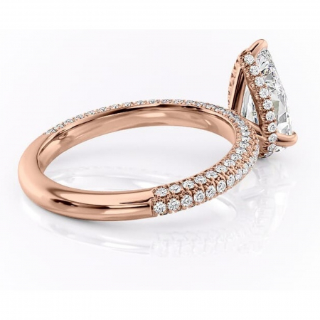 Inel de logodnă Rosewyn din aur Rose 18kt cu moissanite tăietură pară – Montură pavé rafinată pentru profil înalt | Personalizează și configurează gratuit online [2]