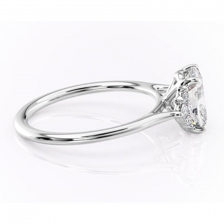 Inel de logodnă Rowena din aur Alb 14kt cu moissanite tăietură pernă – Montură cu trei pietre rafinată pentru profil înalt | Personalizează și configurează gratuit online [1]