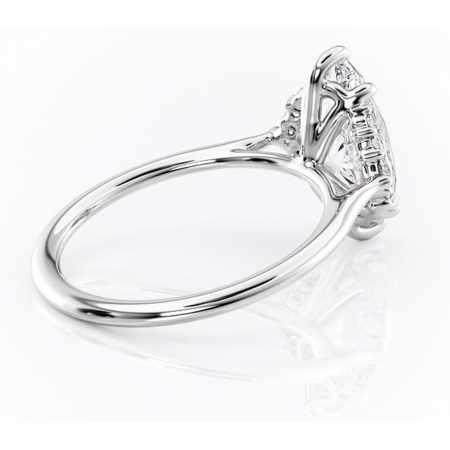 Inel de logodnă Rowena din aur Alb 14kt cu moissanite tăietură marquise – Montură cu trei pietre rafinată pentru profil înalt | Personalizează și configurează gratuit online [2]