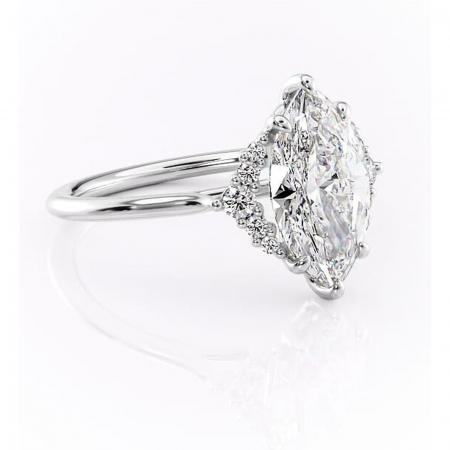 Marquise - Inel de logodnă Rowena din aur Alb 14kt cu moissanite tăietură marquise – Montură cu trei pietre rafinată pentru profil înalt | Personalizează și configurează gratuit online