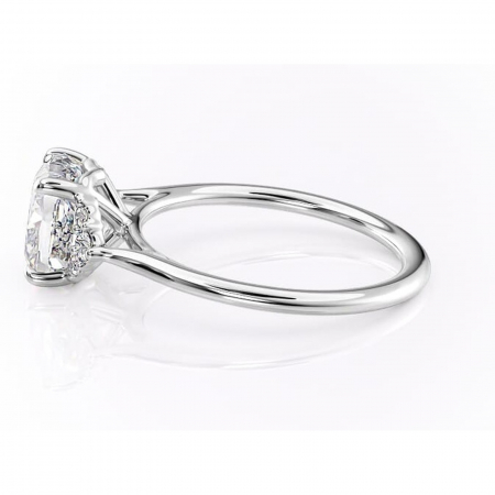 Inel de logodnă Rowena din aur Alb 14kt cu moissanite tăietură pernă – Montură cu trei pietre rafinată pentru profil înalt | Personalizează și configurează gratuit online [5]