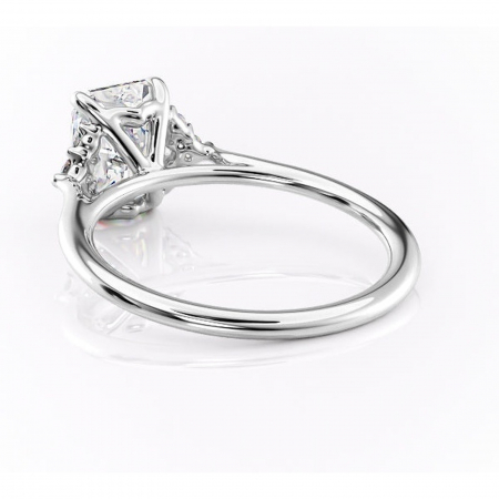 Inel de logodnă Rowena din aur Alb 14kt cu moissanite tăietură radiantă – Montură cu trei pietre rafinată pentru profil înalt | Personalizează și configurează gratuit online [3]