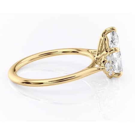 Inel de logodnă Rowena din aur Galben 14kt cu moissanite tăietură pară – Montură cu trei pietre rafinată pentru profil înalt | Personalizează și configurează gratuit online [1]