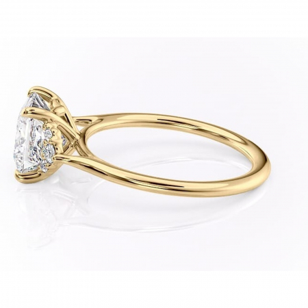 Inel de logodnă Rowena din aur Galben 14kt cu moissanite tăietură princess – Montură cu trei pietre rafinată pentru profil înalt | Personalizează și configurează gratuit online [5]