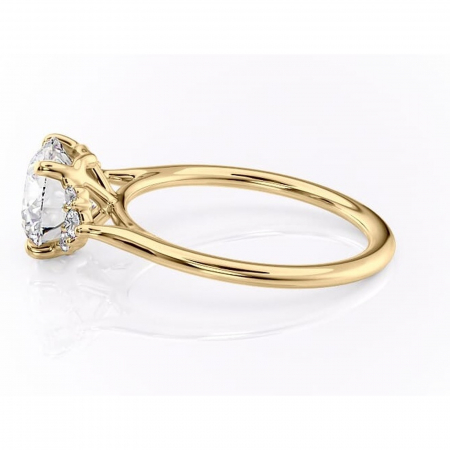 Inel de logodnă Rowena din aur Galben 14kt cu moissanite tăietură rotundă – Montură cu trei pietre rafinată pentru profil înalt | Personalizează și configurează gratuit online [5]