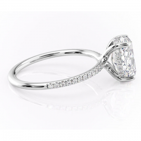 Inel de logodnă Sapphire din aur Alb 14kt cu moissanite tăietură ovală – Montură pavé rafinată pentru profil înalt | Personalizează și configurează gratuit online [1]