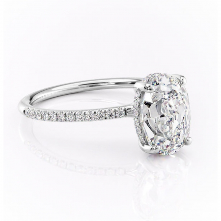 Ovală - Inel de logodnă Sapphire din aur Alb 14kt cu moissanite tăietură ovală – Montură pavé rafinată pentru profil înalt | Personalizează și configurează gratuit online