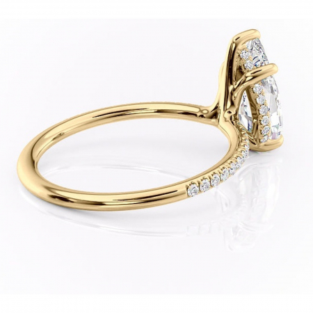 Inel de logodnă Sapphire din aur Galben 18kt cu moissanite tăietură pară – Montură pavé rafinată pentru profil înalt | Personalizează și configurează gratuit online [2]