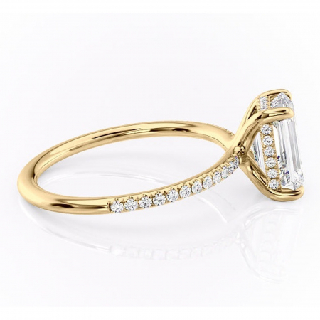 Inel de logodnă Sapphire din aur Galben 14kt cu moissanite tăietură smarald – Montură pavé rafinată pentru profil înalt | Personalizează și configurează gratuit online [1]