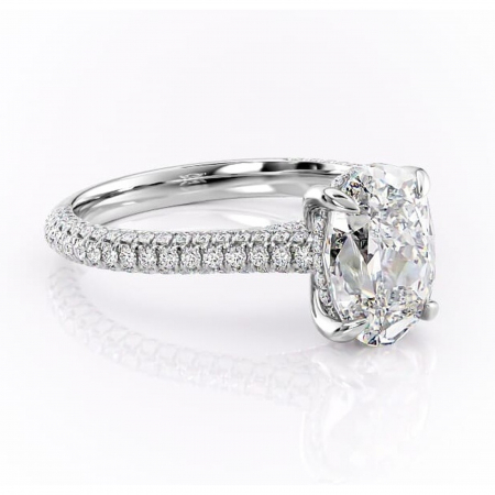 Ovală - Inel de logodnă Seraphina din aur Alb 14kt cu moissanite tăietură ovală – Montură pavé rafinată pentru profil înalt | Personalizează și configurează gratuit online