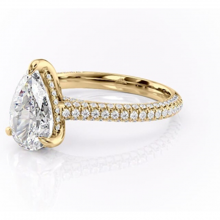 Inel de logodnă Seraphina din aur Galben 18kt cu moissanite tăietură pară – Montură pavé rafinată pentru profil înalt | Personalizează și configurează gratuit online [6]