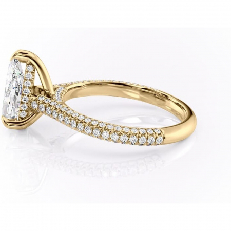 Inel de logodnă Seraphina din aur Galben 18kt cu moissanite tăietură pară – Montură pavé rafinată pentru profil înalt | Personalizează și configurează gratuit online [5]