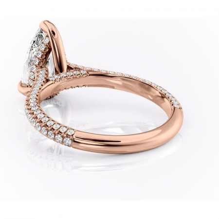 Inel de logodnă Seraphina din aur Rose 18kt cu moissanite tăietură pară – Montură pavé rafinată pentru profil înalt | Personalizează și configurează gratuit online [3]