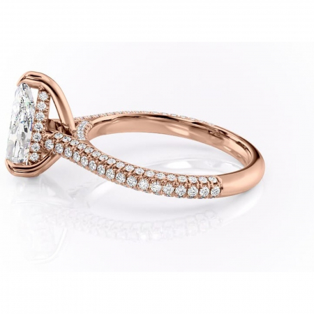 Inel de logodnă Seraphina din aur Rose 18kt cu moissanite tăietură pară – Montură pavé rafinată pentru profil înalt | Personalizează și configurează gratuit online [5]