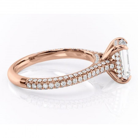 Inel de logodnă Seraphina din aur Rose 18kt cu moissanite tăietură smarald – Montură pavé rafinată pentru profil înalt | Personalizează și configurează gratuit online [1]