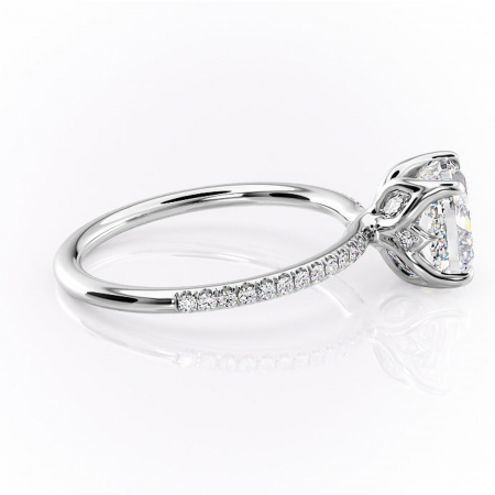 Inel de logodnă Seren din aur Alb 14kt cu moissanite tăietură pernă – Montură pavé rafinată pentru profil înalt | Personalizează și configurează gratuit online [1]