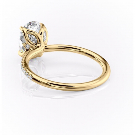 Inel de logodnă Seren din aur Galben 14kt cu moissanite tăietură ovală – Montură pavé rafinată pentru profil înalt | Personalizează și configurează gratuit online [3]