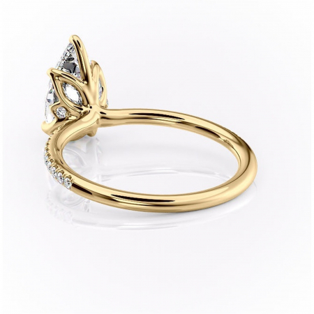 Inel de logodnă Seren din aur Galben 14kt cu moissanite tăietură pară – Montură pavé rafinată pentru profil înalt | Personalizează și configurează gratuit online [3]