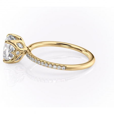 Inel de logodnă Seren din aur Galben 14kt cu moissanite tăietură pernă – Montură pavé rafinată pentru profil înalt | Personalizează și configurează gratuit online [5]