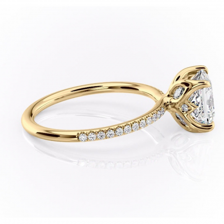 Inel de logodnă Seren din aur Galben 14kt cu moissanite tăietură princess – Montură pavé rafinată pentru profil înalt | Personalizează și configurează gratuit online [1]